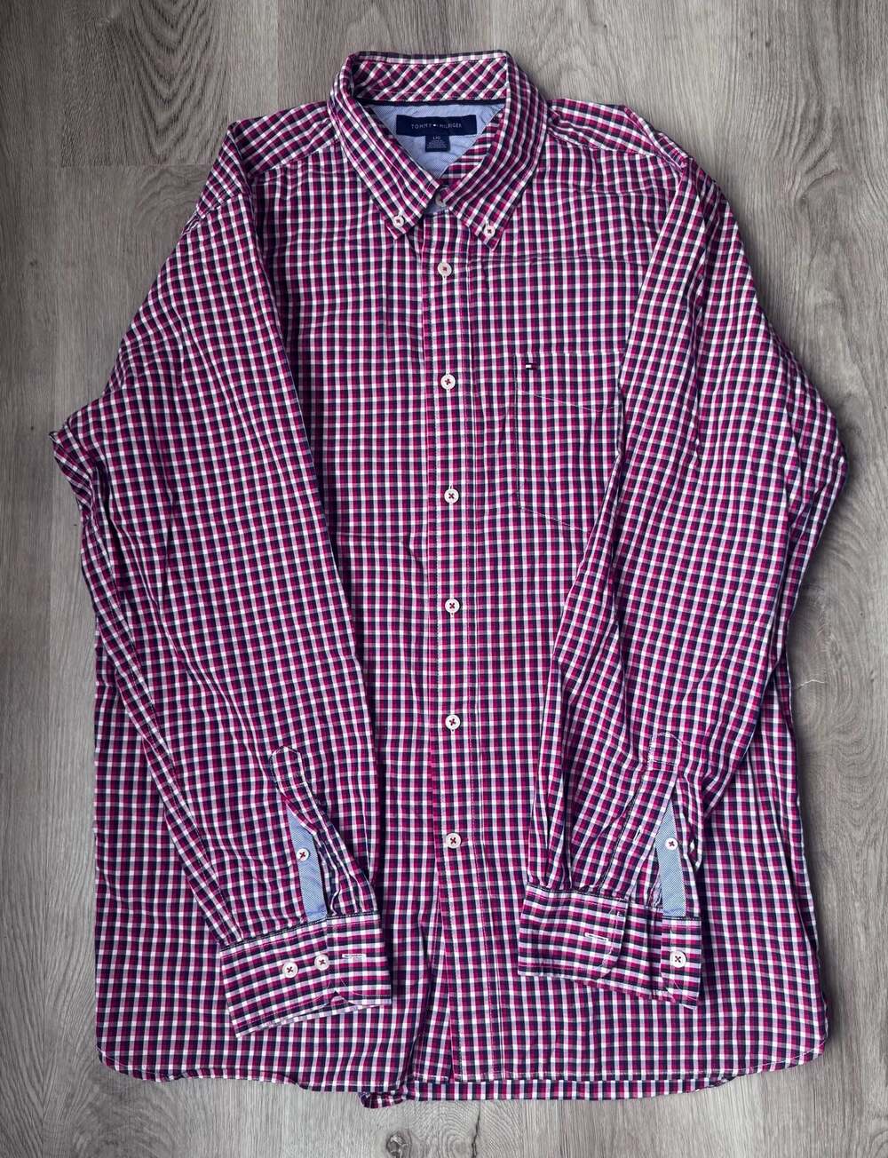 Tommy Hilfiger Men's Large Red and Navy Gingham Long Sleeve Button-Down Shirt